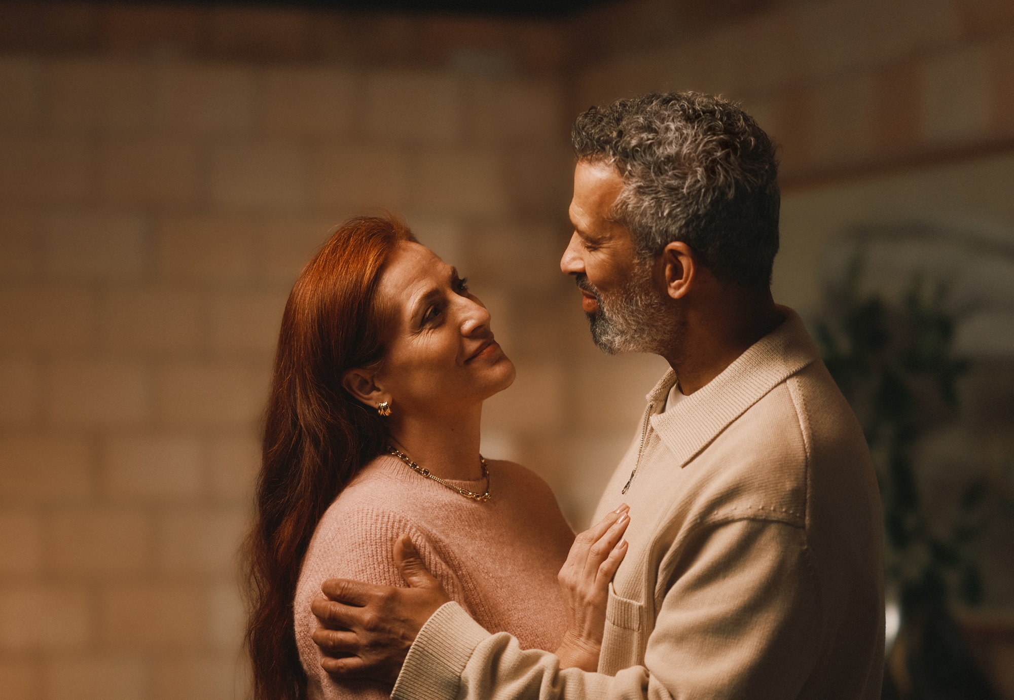 Dansende man en vrouw